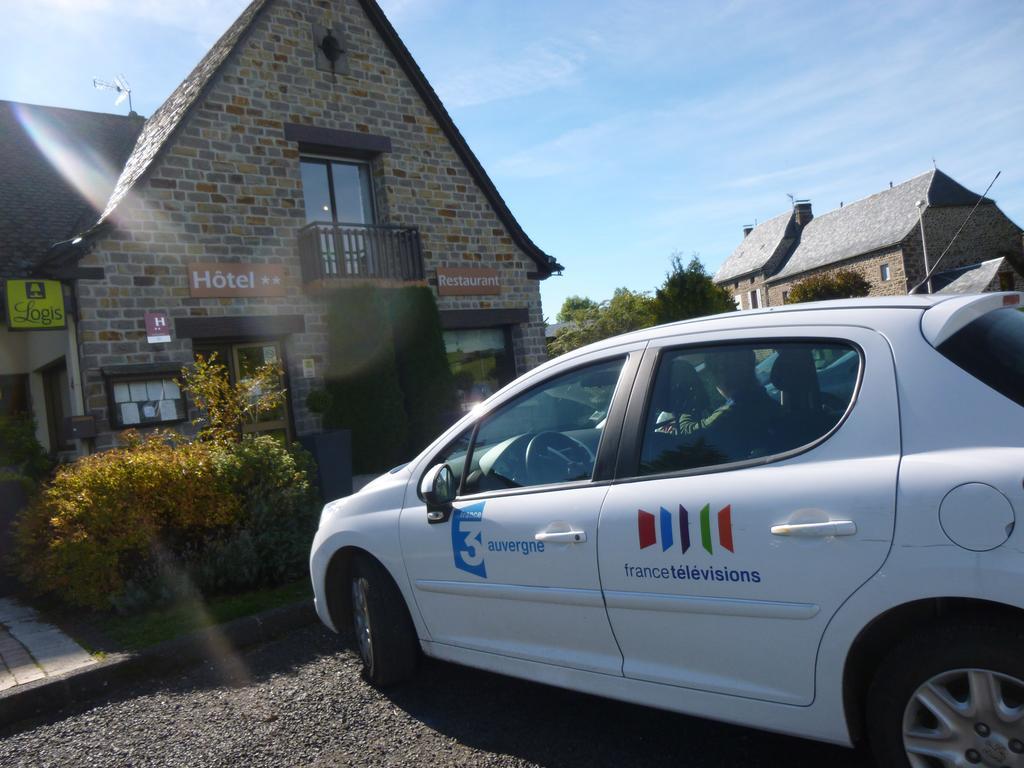 Hotel Logis Le Relais De La Poste Neuvéglise Dış mekan fotoğraf